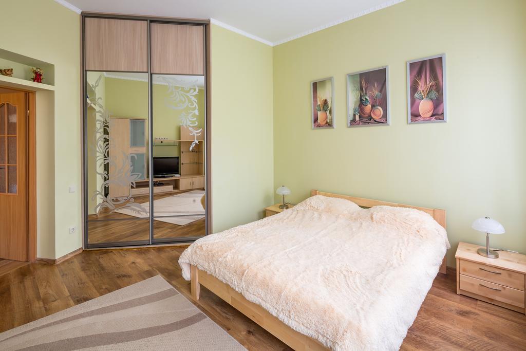 Rynok Square 5 Зі Світлом! Apartment Lviv Exterior photo